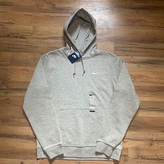 Brand New Pit To Pit 22.5 Shoulder To Bottom 27 Nike Heather Grey Casual Hoodie, Nike Casual Heather Grey Hoodie, Casual Nike Heather Grey Hoodie, Nike Hoodie, Nike Shirts, Colorful Hoodies, Men's Nike, Gray White, Nike Men