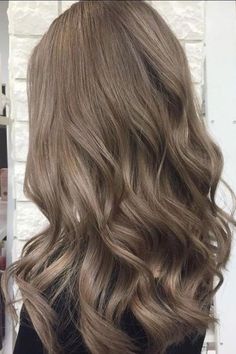 Brown Hair Inspiration, Blonde Shades, Beauty Killer, Ash Hair, Ash Brown Hair, Women's Hairstyles, Hair Shades, Brown Blonde Hair, Trendy Hair