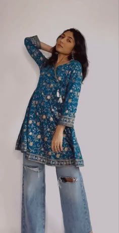 Purple Kurti Aesthetic, Modest Kurti Designs, Lehenga With Kurta, Indian Kurtis Aesthetic, Modest Outfits Indian, Casual Kurtis For College Pakistani, Everyday Desi Outfits, Asthetic Kurta With Jeans, Transparent Kurti With Inner