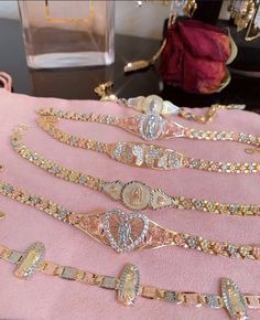 Hispanic Gold Jewelry, Quince Bracelets, Mexican Jewelry Gold, Hispanic Jewelry, Luxury Jewelry Aesthetic, Quince Jewelry, La Jewelry, 14kt Gold Jewelry, Quinceanera Jewelry