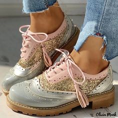 Olivia Mark - Classic Round Toe Casual Shoes with Lace-up Design Light Blue Shoes, Chunky Heeled Boots, Wingtip Oxford Shoes, Glitter Rosa, Oxford Brogues, Oxford Heels, Brogue Shoes, Casual Flat Shoes, Casual Lace