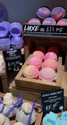 Bath Boms Diy, Dust Bath, Moisturizing Bath, House Smell Good, Lush Bath, Lush Products, Essential Oil Blends Recipes, Bath Fizzies, Healthy Shakes