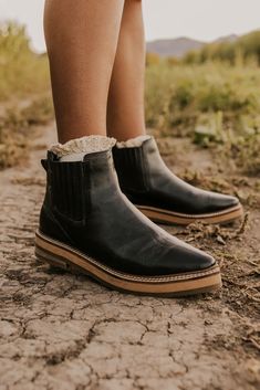 Fall Footwear, 2020 Outfits, Basket Sport, Womens Black Booties, Leather Chukka Boots, Womens Footwear, Fall Booties, Awesome Shoes, Future Wardrobe