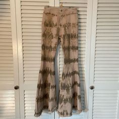 Nwot Free People / We The Free Tie-Dye Baby Pink Bellbottoms , Flare Jeans - Stretchy Jegging Feel - Size W 26 - Never Worn, New Condition Any Questions? Just Ask! Offers Are Always Welcome. Additional Discounts On Bundles! :-) Fitted Hippie Cotton Pants, Fitted Cotton Hippie Pants, Hippie Tie Dye Cotton Bottoms, Tie Dye Cotton Hippie Bottoms, Fitted Tie Dye Cotton Bottoms, Fitted Cotton Tie Dye Bottoms, Hippie Cotton Tie-dye Bottoms, Summer Stretch Brown Jeans, Fitted Cotton Tie-dye Bottoms