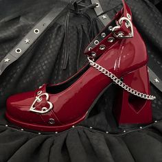 Love Core Fashion, Punk Heels, Romantic Shoes, Heart Heels, Punk Aesthetics, Edgy Y2k, Kawaii Punk, Gothic Punk Fashion, Kawaii Store