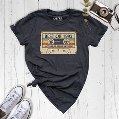 1992 Shirt, 30th Birthday Shirt, 30th Birthday Gift, Vintage 1992, Gift For 30th, 30th Birthday Party, Retro Birthday Tee, Gift For man bday Best Of 1942: https://etsy.me/3KBin8F Best Of 1947: https://etsy.me/3FaGdXW Best Of 1952: https://etsy.me/383p7z1 Best Of 1957: https://etsy.me/383MlF5 Best Of 1962: https://etsy.me/3KLgp5M Best Of 1967: https://etsy.me/3KAmcuY Best Of 1972: https://etsy.me/3y8ssrj Best Of 1977: https://etsy.me/3FaWvjm Best Of 1982: https://etsy.me/3sc8TdL Best Of 1987: htt Hello Forty, 1984 Shirt, 40th Birthday Shirt, 30th Birthday Shirts, 40th Birthday Shirts, 50th Birthday Shirts, 30th Birthday Gifts, 40th Birthday Gifts, Message Box