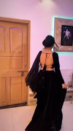 Back Less Dress Indian, Black Chaniyacholi Navratri, Gowns From Old Georgette Sarees, Simple Lengha Blouse Design, Simple Lahnga Choli Design, Trendy Simple Lehangas, Purpal Colour Dress, Black Traditional Outfit For Women, Black Garba Dress