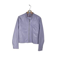 Genuine leather jacket, vintage 90s, lilac color, zip closure, has 2 front pockets Made in Italy Size M/L Measures Shoulder width: 44cm Length from shoulder to wrist: 63cm Armpit to armpit width: 50cm Length: 56cm Conditions: EXCELLENT - Shows signs of wear, due to natural consumption Our garments are all vintage and second hand. Any signs of wear or defects are documented with photos and description. For any questions, photos, videos we are at your disposal.🌈 Purple Long Sleeve Leather Jacket For Spring, Leather Jacket Vintage, Genuine Leather Jackets, Lilac Color, Jacket Vintage, Vintage 90s, Gender Neutral, Second Hand, Genuine Leather