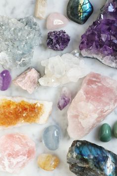 Best Healing Crystals, Feng Shui Crystals, Color Meanings, Orange Crystals, Gemstone Meanings, Buy Crystals, Crystal Meanings, Purple Crystals