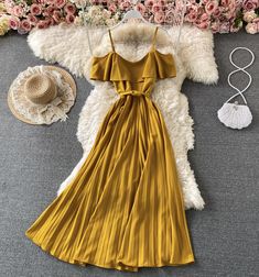 Item Code : YM92Color : yellow, blue, apricot, pink, purpleFabric: blendedsize(cm): free sizelength 127 cm bust 90 waist 80 (Due to the different measurement methods ,there is an error of 1-3, the measurement unit: cm) Outfits Juveniles, Gorgeous Wedding Dress Princesses, Gen Alpha, Old Fashion Dresses, Dress Off Shoulder, Italy Outfits, Accessories Packing, Off Shoulder Fashion, Classy Jewelry