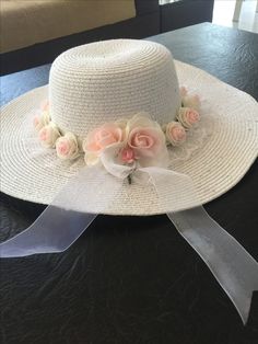 Crochet Hats Pattern, Outfit Ideas Summer 2022, Derby Hats Diy Ideas, High Tea Hats, Cappello Cloche, Hats Pattern