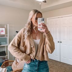 Cropped Cardigan With Front Pockets, Can Be Worn Buttoned Up Alone Or Unbuttoned Over A Top Beige Buttoned Cardigan For Day Out, Shirt With Cardigan Outfit, Walkoff Wedding, Open Cardigan Outfit, Button Up Cardigan Outfit, Romcom Core, Cropped Cardigan Outfit, Oversized Cardigan Outfit, Crop Cardigan Outfit