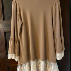 New Wl Lace Trim Knit Tunic. Small Knit Tops With Lace Trim For Fall, Fall Knit Tops With Lace Trim, Fall Knit Top With Lace Trim, Fall Lace Trim Knit Top, Beige Lace Trim Tops For Fall, Brown Knit Top For Spring Layering, Neutral Tops For Fall Brunch, Winter Beige Tops With Lace Trim, Brown Knit Top For Spring