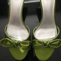 New Without Tags Bandolino Ladies Mules. Size 9 1/2. Never Worn Green Round Toe Sandals For Formal Occasions, Green Formal Fitted Sandals, Formal Fitted Green Sandals, Green Slip-on Heels For Formal Occasions, Formal Green Synthetic Heels, Green Open Heel Mules For Party, Elegant Green Slip-on Heels, Green Evening Slip-on Heels, Elegant Green High Heel Mules