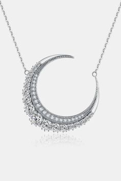 1.8 Carat Moissanite Crescent Moon Shape Pendant Necklace LOVCIA Minimalist Beauty, Moon Shape, Moon Shapes, The Cosmos, Moon Design, Style Minimalist, Crescent Moon, Chain Length, Cosmos