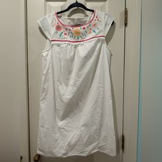 White Seersucker Embroidered Dress From Southern Tide. Nwt. Size 4. Such A Great Quality, Classy Dress! White Embroidered Cotton Dress For Daywear, White Cotton Embroidered Dress For Daywear, Spring Embroidered Cotton Dress For Daywear, Spring Cotton Embroidered Dress For Daywear, Cotton Embroidered Spring Dress For Daywear, Casual White Cotton Embroidered Dress, Casual White Embroidered Dress, Casual Embroidered Cotton Dress For Vacation, Casual Cotton Embroidered Dress For Vacation