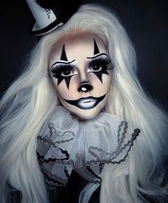 Outfit Design Ideas, Clowncore Fashion, Spooky Halloween Makeup, Trippy Stuff, Creepy Clown Makeup, Harlequin Clown, Scary Clown Costume, Clown Costume Women, Makeup Clown