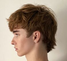 Ginger Guy Haircut, Mens Short Bangs Haircut, Hair Inspo Men Short, Short Shaggy Haircuts Men Straight Hair, 90s Short Hair Men, Short Haircut Masculine, Mullet Hairstyle Men Short, Men’s Haircut With Bangs, Short Shag Haircut Men