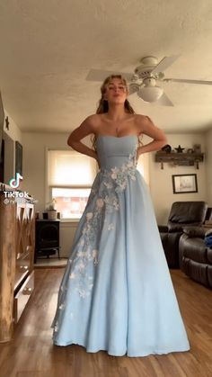 Medium Prom Dresses, Prom Big Dresses, Paris Prom Theme Dresses, University Ball Dress, Classic Prom Dress Vintage, Prom Dresses Sweetheart Neckline, Fun Prom Dress, Ballgown Prom Dress Trendy, European Prom Dress