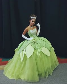 Tiana Themed Quince, Princess And The Frog Quince, Princess Tiana Costume, Princess Tiana Dress, Tiana Dress, Green Quinceanera Dresses, Quinceanera Themes Dresses, Princesa Tiana, Tulle Sleeves