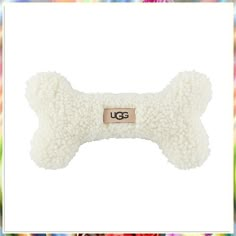 Looking for the best dog supplies to keep your furry friend happy and healthy? Check out these 9 essential ideas for must-have items every dog owner needs. From toys to grooming tools, make sure your pup has everything they need to thrive. Shop now for the best dog supplies! Puppy Toys Aesthetic, Things To Get Your Dog, Dog Supplies Aesthetic, Neutral Dog Accessories, Cute Dog Products, Aesthetic Dog Products, Preppy Dog Stuff, Preppy Dog Toys, Aesthetic Dog Toys