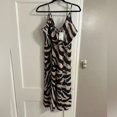 Selling A Brand New Zebra Print H&M Midi Faux Wrap Dress. Size Medium. Material Is Slightly Sheer But Very Beautiful On Trend Style. Cheap Zara Mini Dress For Fall, Cheap Zara Long Sleeve Mini Dress, Dresses Beautiful, Trend Style, H M Dresses, Hm Dress, Faux Wrap Dress, Zebra Print, Wrap Dress