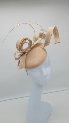 Tan champagne classic Kentucky derby and wedding fascinator. Vintage look and a classy finish. Great way to compliment your wedding, bridal shower, rehearsal dinner, cocktail party, or church outfits. - Fast Shipping - Customizable - Discount for group purchase. Reach out and let's know how I can help They come in other colors Fitted Hat With Round Crown For Kentucky Derby, Classic Fitted Boater Hat For Garden Party, Elegant Spring Fascinator With Round Crown, Elegant Adjustable Boater Hat With Short Brim, Spring Mini Hat With Round Crown, Beige Fitted Mini Hat With Short Brim, Gatsby Style Wedding Fascinator With Short Brim, Classic Fitted Fascinator With Wide Brim, Formal Hats With Adjustable Round Crown