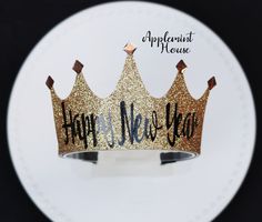 "New Years Eve Party Headband, 2020 New Years Crown, New Years Eve crown, New Years Eve Headband, Happy New Year Crown, 2020 crown headband ●YOU WILL RECEIVE \"2020\" or \"HAPPY NEW YEAR CROWN \"● ●HOW DO I MAKE A CROWN?● -My crown is made out of very soft plastic headband (the headband has teeth on it )as a base of the foundation. And I've added a cotton sheet with glitter sprinkled on top of it and as for the crown itself. It's made out of cotton and glitter to make it shine. Inside the crown, New Years Crown, New Years Eve Headband, New Year Headband, Make A Crown, New Year Hairstyle, Party Headband, How To Make Headbands, Plastic Headband, Crown Headband