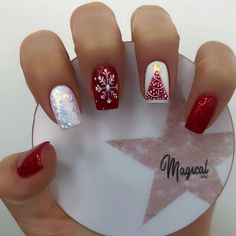 Christmas Builder Gel Nails, Chic Christmas Nails, Nails In Red, Christmas Manicures, Festive Holiday Nails, Christmas Watch, December Nails, Fingernail Designs