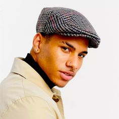 Like New Never Used Asos Newsboy Cap. Tweed Cap With Paisley Satin Like Interior Lining. One Size Perfect Condition And Perfect For The Fall Season. Casual Plaid Flat Cap, Casual Tweed Hat With Curved Brim, Multicolor Flat Cap Baseball Cap Casual Style, Casual Winter Hat With Herringbone Pattern, Multicolor Flat Cap For Fall, Casual Tweed Hats For Fall, Casual Brimmed Hat With Herringbone Pattern, Tweed Cap, Newsboy Cap