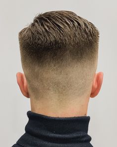 Styles For Wavy Hair, Haircuts Wavy Hair, Haircuts Wavy, Mens Wavy Haircuts, Fade Haircut Women, Medium Hairstyles For Men, Barber Cut, Mens Haircuts Straight Hair