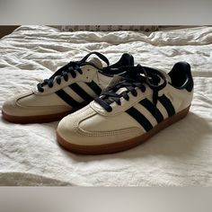 Brand New With Tags Little Big For Me! 100% Authentic. Comes With The Original Box. Size W8.5 - M7.5 Sambas Women, Samba Shoes, Shoes Adidas, Adidas Samba, Cream And Gold, Adidas Shoes, Adidas Women, Sneakers Fashion, The Original