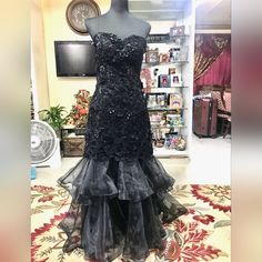 Black Filipina Gown, Sleeves Detachable. Size Fits Small To Medium. Never Worn But Tried On. Black Evening Gown With Detachable Train, Elegant Black Evening Dress With Detachable Train, Black Evening Dress With Detachable Train, Black Formal Evening Dress With Detachable Train, Black Party Dress With Detachable Train, Black Floor-length Evening Dress With Detachable Train, Black Formal Dress With Detachable Train, Fitted Black Dress With Detachable Train, Glamorous Black Strapless Gown