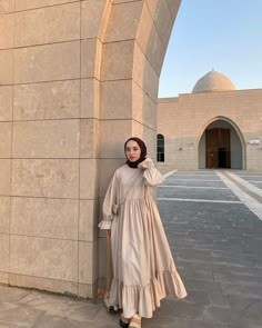 Aesthetic Muslim Outfits, Germany Aesthetic, Islamic Modest Fashion, Stylish Outfits Casual, Model Gamis, Blouse Casual Fashion, Beautiful Casual Dresses, Stylish Winter Outfits