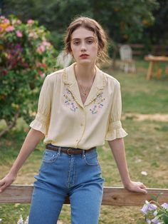 Alicia Floral Embroidery V-Neck Blouse – Simple Retro Classic Kibbe, Victorian Blouse, Cottagecore Outfits, Simple Retro, Fashion Guide, Simple Blouse, Blouse Price, Soft Classic, Puff Sleeve Blouse