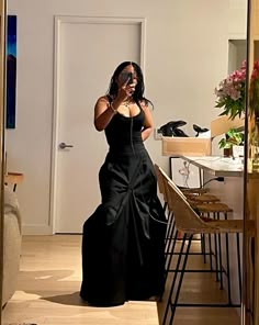 Strapless Dress Styling, Amanda Murray, Mui Mui, Pants Outfit Ideas, Dress Styling, Black Bloggers, Sassy Outfit, Effortlessly Chic Outfits, Fashion Project