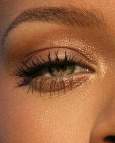 Make Up Designs, Smokey Eyeliner, Eye Makeup Looks, Eye Makeup Designs, Brown Eyeshadow, Natural Eye Makeup, Makeup Pictures, Makeup Designs