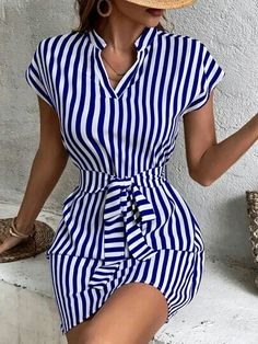 Pyjama Satin, Vestido Casual, Batwing Sleeve, Mini Dress With Sleeves, Types Of Skirts, Striped Dress, Effortless Style, Cap Sleeves