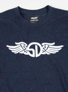 The Wings Tee, crafted from a comfortable cotton blend, showcases our Signature Wings logo on the chest. Designed with a slim fit and a straight cut through the body, it offers a modern look while keeping things casual. Details: Cotton blend t-shirt Signature Wings logo on chest Composition: 60% Combed Ring-Spun Cotton, 40% Micro-polyester, Jersey Knit Fit: Slim fit Straight cut through body Polo Quarter Zip, Wings Logo, Quarter Zip Jacket, American Clothing, The Wings, Outdoor Workouts, Quarter Zip Pullover, Short Jacket, Heather Black