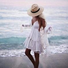 15% Off W/ Code RQ15 Boho Mini Dress Who doesn't love cute flowy fun boho mini dresses! Wear to that party this summer and turn all heads! Dress it up with boho vintage rings and a pair boho wedges for the perfect boho chic look! #beachy #bohochic #womensfashion Backless Ball Gown, Mode Rose, Beach Sundress, Estilo Hippy, Designer Drapes, Boho Summer, Boho Maxi Dress, Hippie Style, Women Lace