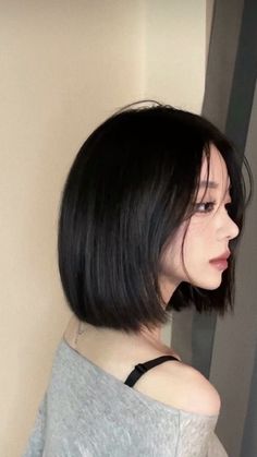 Modern Bangs, Asian Hair Bob, Very Long Bob, Bangs Haircut, Shot Hair, Short Hair Tomboy, Korean Short Hair, Hair Style Korea, Asian Short Hair