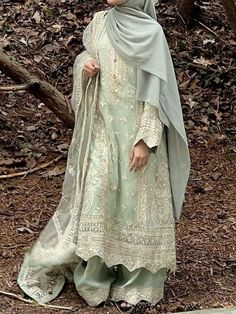 #desistyle #desiinspiration #eid #eidewear #eidinspiration #pakistanistyle #weddingguest #weddingstyle #nikkah Desi Outfit With Hijab, Desi Casual Outfits, Vmas Red Carpet Outfit, Pakistani Dress Design Ideas, Vmas Red Carpet, Pretty Dresses Casual