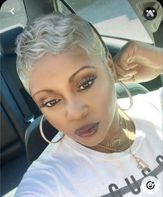 Platinum Pixie Cut Black Women, Haircut Styles Short Hair, Short Platinum Blonde Hair, Short Haircut Ideas, Platinum Pixie, Short Silver Hair, Natural Hair Short Cuts