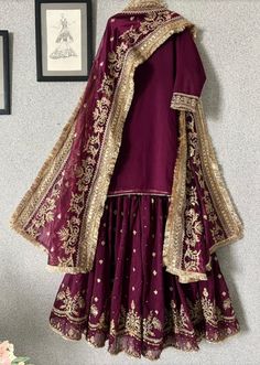 Traditional Gharara Designs, Garara Ideas For Wedding, Pakistani Garara Dresses, Fancy Gharara Designs, Simple Gharara Designs Pakistani, Gharara Suits Party Wear, Elegant Pakistani Dresses, Garara Dress Aesthetic, Aesthetic Garara Dress