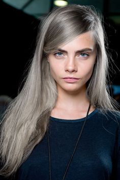 Intense silver blonde hair; this style and length is really close to mine right now; I might be able to pull this off Toning Blonde Hair, Stylish Hair Colors, Silver Blonde Hair, Temporary Hair Dye, Silver Hair Color, Silver Blonde, Ash Blonde Hair, 2015 Hairstyles, Rachel Mcadams