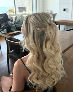 20 HOMECOMING HAIRSTYLES IDEAS - julsweek Prom Hair Ideas Straight, Hoco Simple Hairstyles, Cute Simple Hairstyles For Homecoming, Simple Hair Ideas For Homecoming, Homecoming Hair Short Length, Cute Confirmation Hairstyles, Hoco Hairstyles Medium Length Hair, Brown Hair Homecoming Hairstyles, Hairstyles For Medium Length Hair For Homecoming