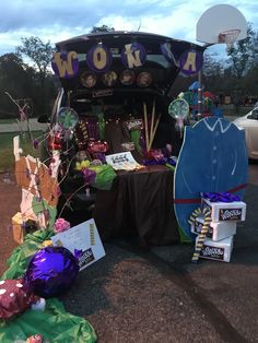 the trunk of a car is decorated with decorations