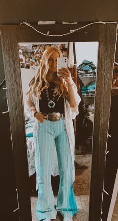 Simple Nfr Outfits, Western Dressy Outfits, Western Work Wear For Women, Western Punchy Outfits, What To Wear 2023, Buckle Bunny Outfits, Western Outfits Women Fall, Western Work Outfit