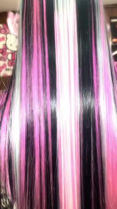 Goth Skunk Hair, Pink White And Black Hair, Brown And Pink Striped Hair, Blonde And Dyed Hair, Chunky Hairlights, Coloured Hair Inspiration, Pink And Black Skunk Hair, Pink And Blonde Skunk Hair, Pink And Blonde Highlights In Black Hair