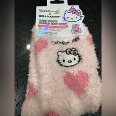 The Creme Hello Kitty Fluffy Sock Cute Super Soft Indoor Socks, Cute Super Soft Socks For Indoor, Cute Super Soft Socks For Stocking Stuffers, Cute Soft Pink Socks, Creme Hello Kitty, Girly Wishlist, Hello Kitty Socks, Kuromi Clothes, Hello Kitty Merchandise